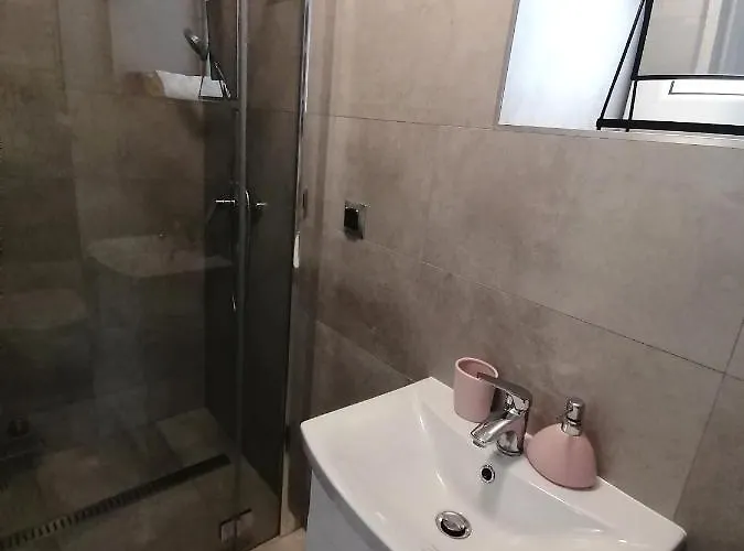 Na Cichej * שצ'צ'ירק